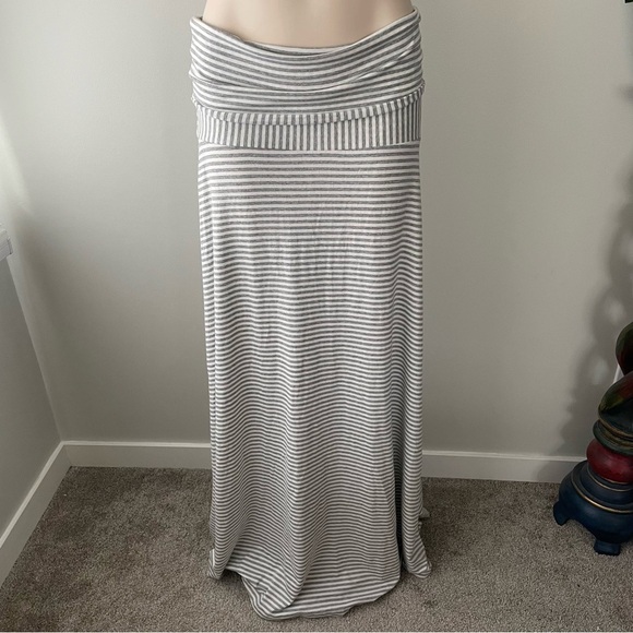 NEW GAP Convertible Strapless Maxi Tube Dress Skirt Striped Soft Size Large - Picture 3 of 10